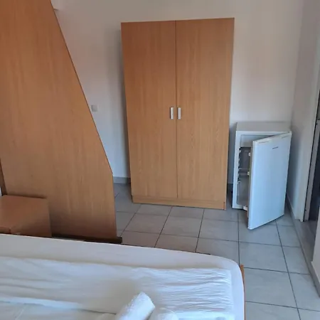 99 * Costineşti